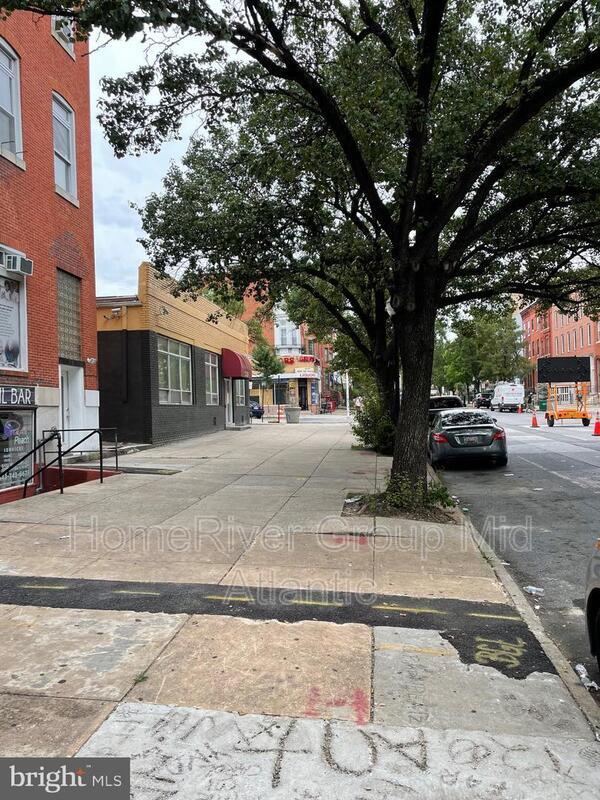 Building Photo - 2118 N Charles St