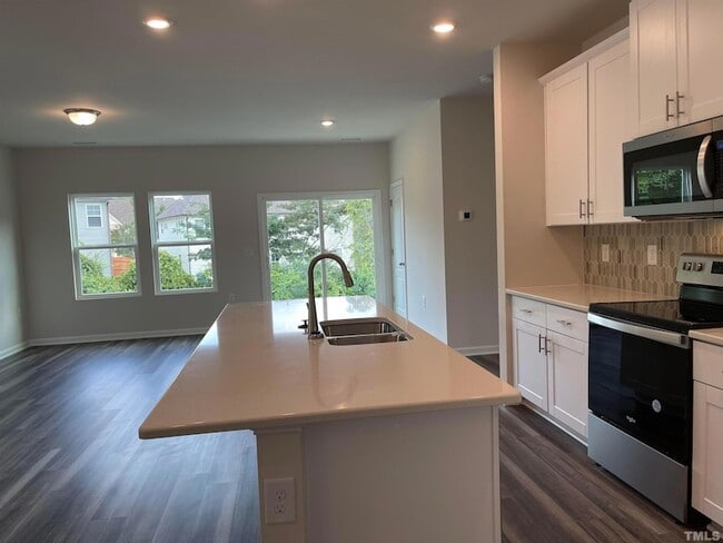 Foto del edificio - 101 Joneshaven Dr