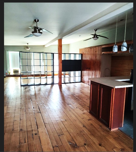 Foto del edificio - 105 E Main St