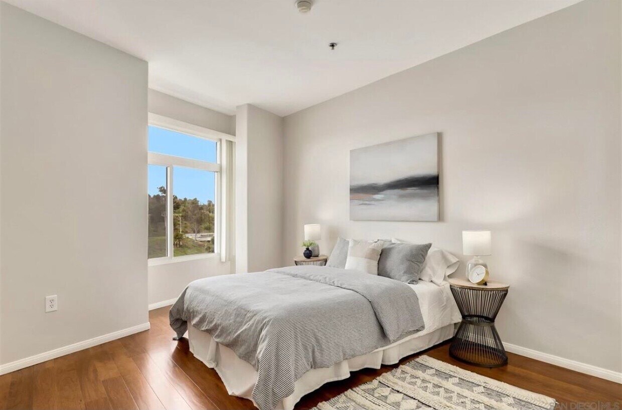 Foto principal - 1642 Seventh Ave