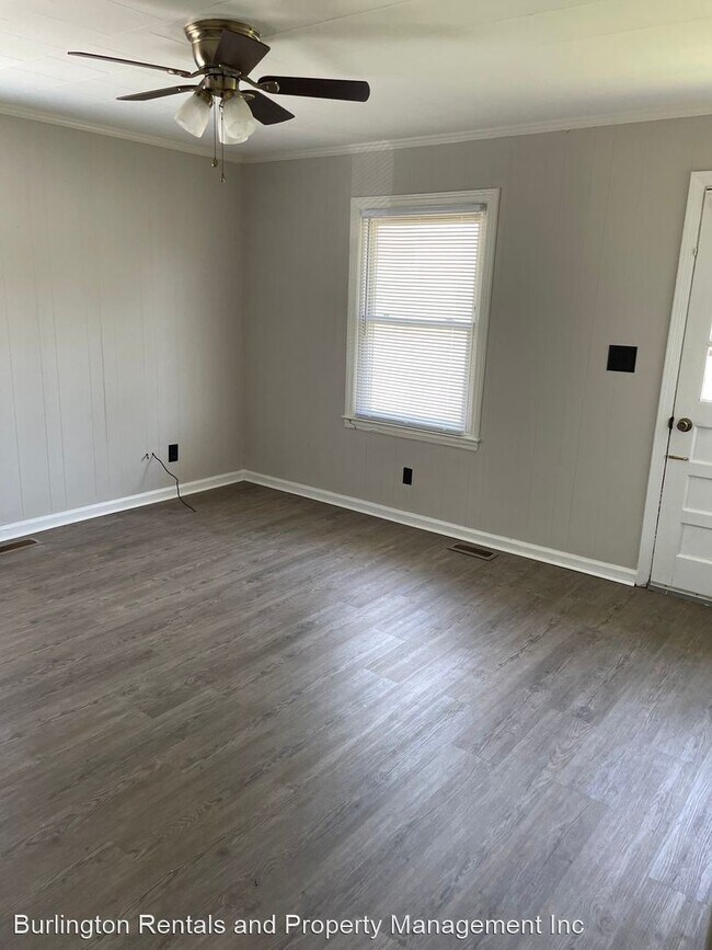Building Photo - 2 br, 1 bath House - 102 W. Parker Street