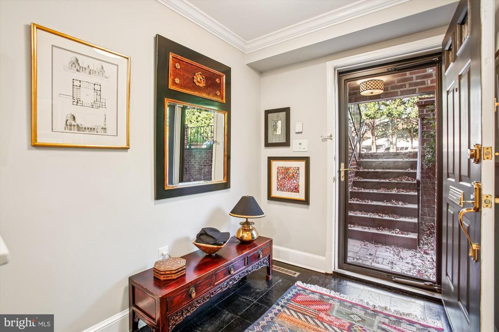 Foto principal - 3293 Sutton Pl NW