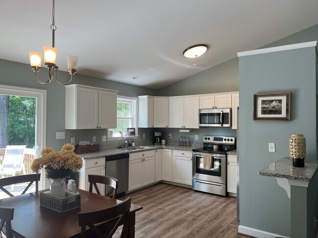 Foto del edificio - Sought after Waterfront Community in Colonial Beach