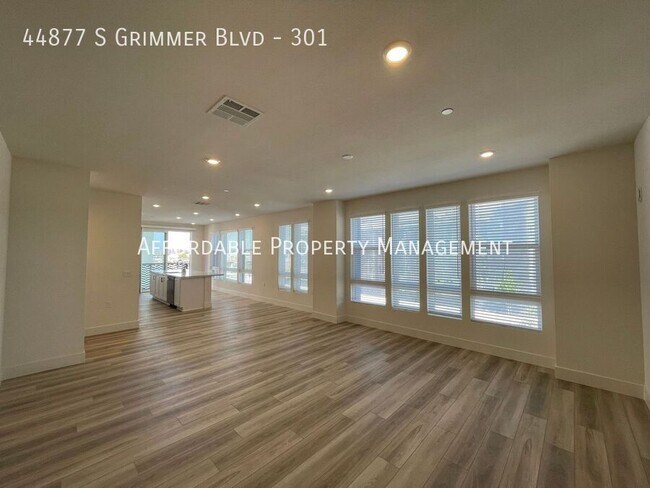 Foto del edificio - 44877 S Grimmer Blvd