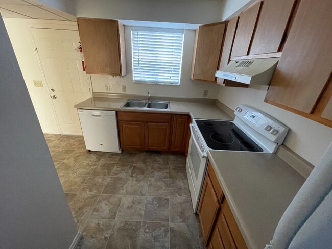 Building Photo - 8600 S 1240 E