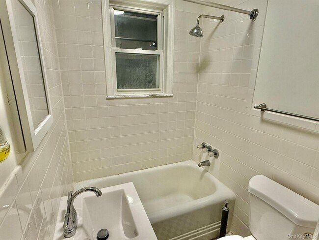 Foto del edificio - 137 Lake Ave