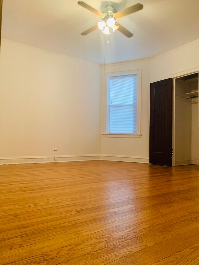 Foto del edificio - 6316 N Rockwell St