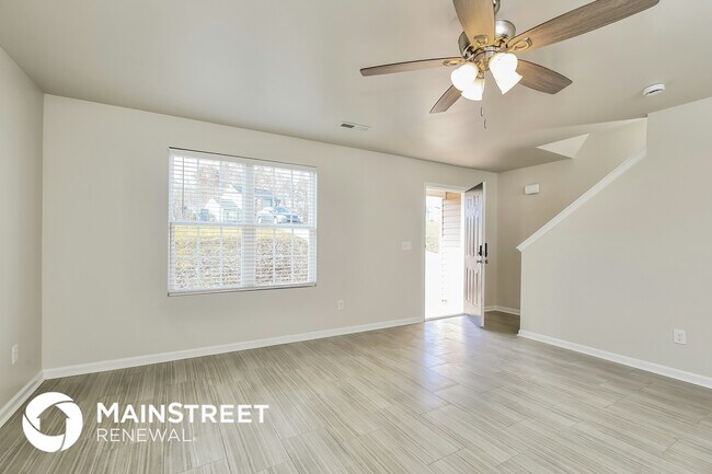 Foto del edificio - 829 Brentwood Pk Ln