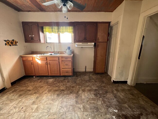 Foto del edificio - 3 bed 1.5 bath - Located in the heart of Monessen