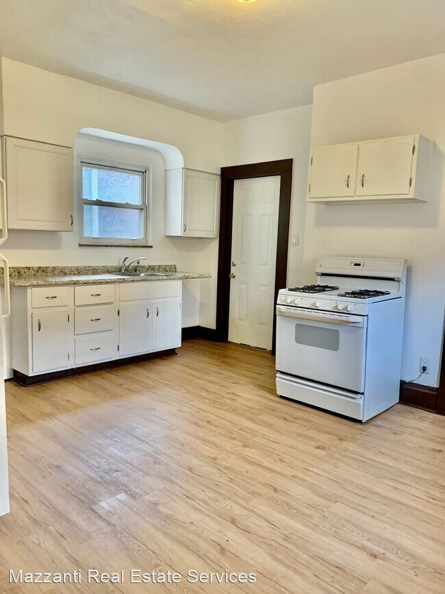 Building Photo - 2 br, 1 bath House - 524 Corey Ave