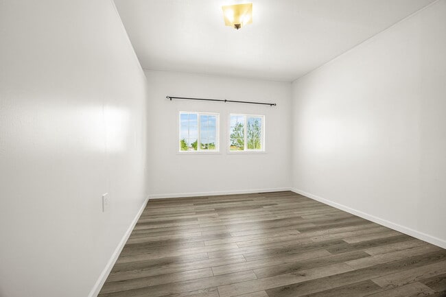 Building Photo - 5750 Whipshaw Rd