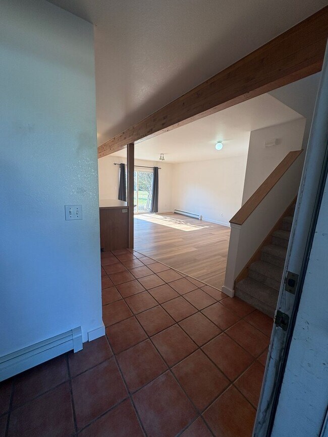 Foto del edificio - Classic 3 Bedroom 2 Bath Home with Attached 2 Car Garage!