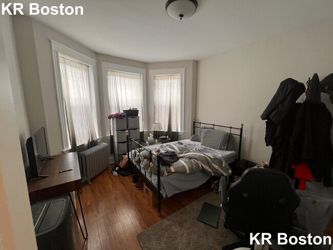 Building Photo - 1189 Commonwealth Ave