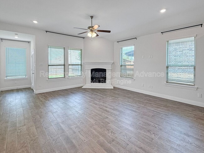 Building Photo - 2912 Log Cabin Dr