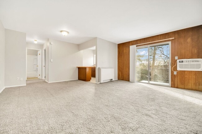 Interior Photo - Memorial Heights
