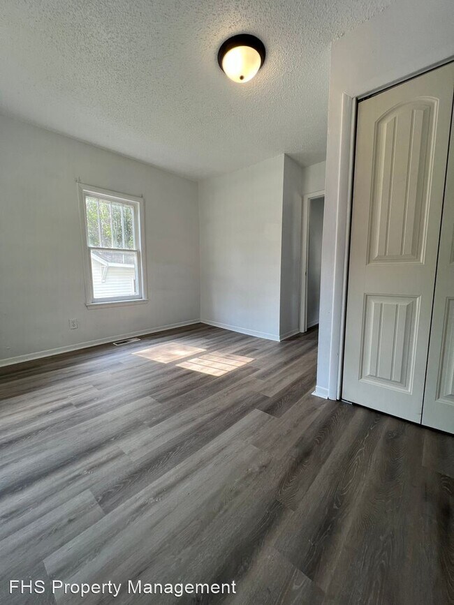 Building Photo - 2 br, 1 bath House - 809 W Della St