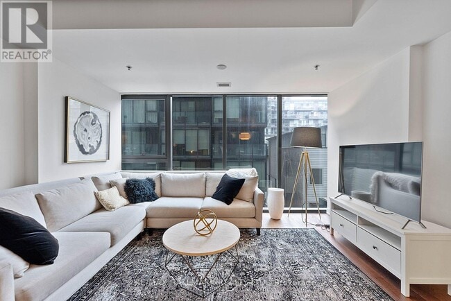 Photo du bâtiment - 629 King St W