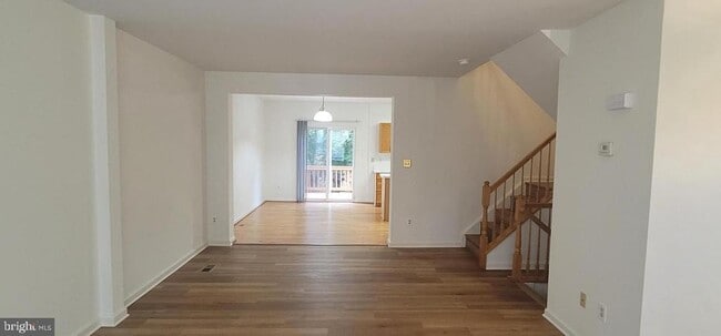 Building Photo - 46858 Lawnes Creek Terrace