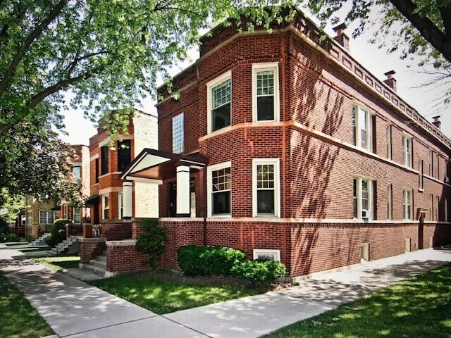 Building Photo - 3701 N Oakley Ave