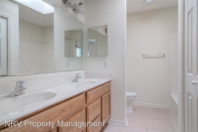 Building Photo - 4 br, 2.5 bath House - 400 Howery Street