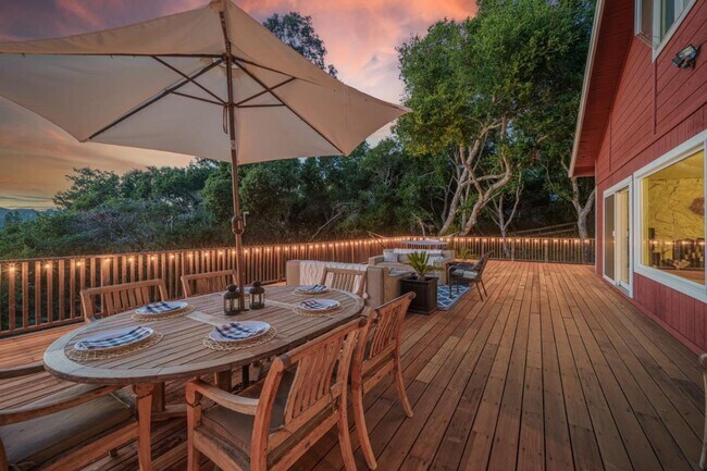 Foto del edificio - Beautiful Secluded 3 Bed 3 Bath Retreat in...