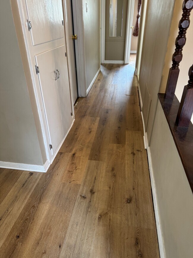 Foto del edificio - 829 Robinwood Dr