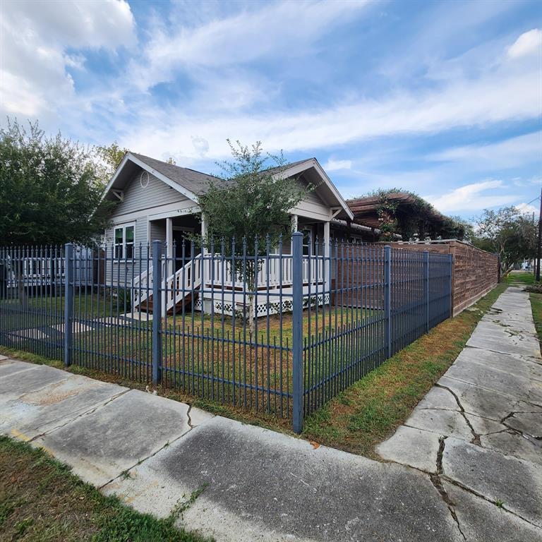 Primary Photo - 4121 Rusk St