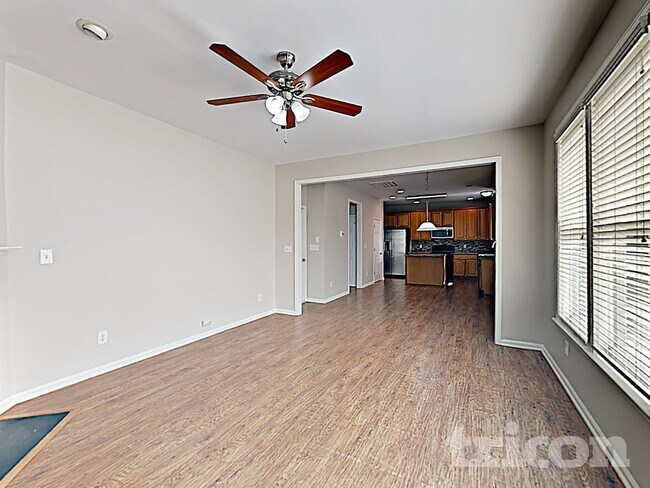 Foto del edificio - 376 Collinsworth Dr