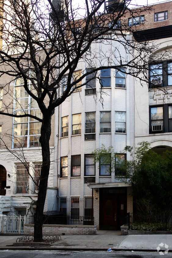 Building Photo - 267 W 71st St