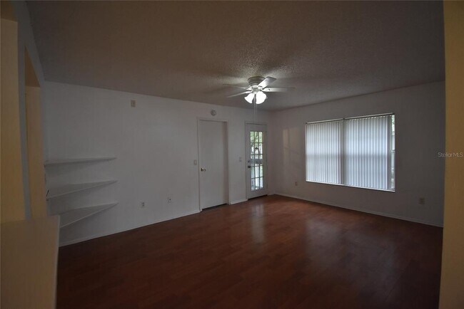 Foto del edificio - 8246 Fairways Cir