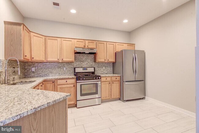 Building Photo - 7700 Duneiden Ln