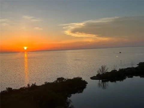 Building Photo - 5915 Sea Ranch Dr