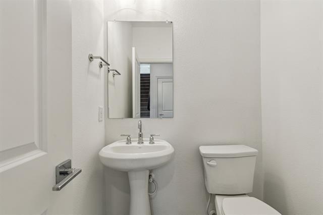 Building Photo - 1517 Bridlepath Trl