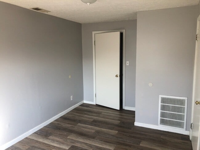 Building Photo - Helena Apartments