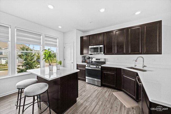 Building Photo - 1097 Moraine Dr
