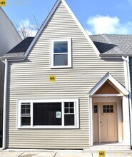 Building Photo - 313 Silver St