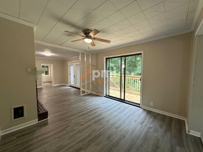 Foto del edificio - 3320 E Johns Ave