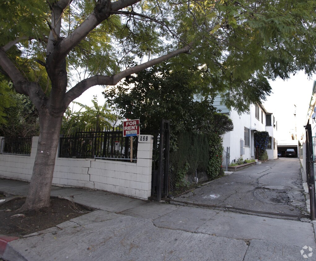 Primary Photo - 927 Wilcox Ave