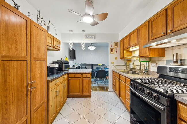 Foto del edificio - 8856 Northshore Dr