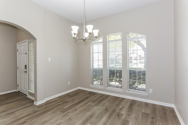 Foto del edificio - 13606 Caney Springs Ln