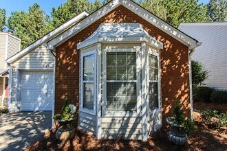 Building Photo - 2745 Highland Ridge NW