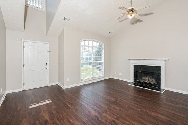 Foto del edificio - 3810 Biltmore Oaks Dr SE