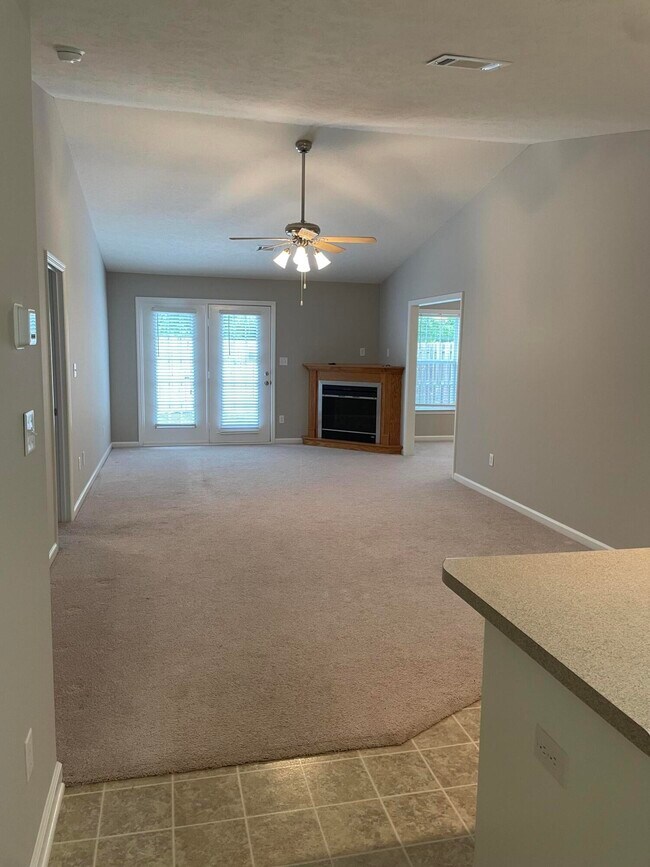 Building Photo - 6015 Sanibel Dr