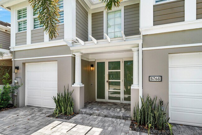 Building Photo - 5768 NW 39th Ave