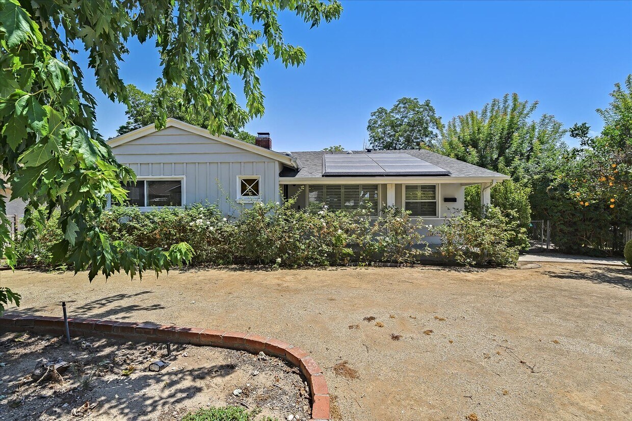 Primary Photo - 10904 Zelzah Ave