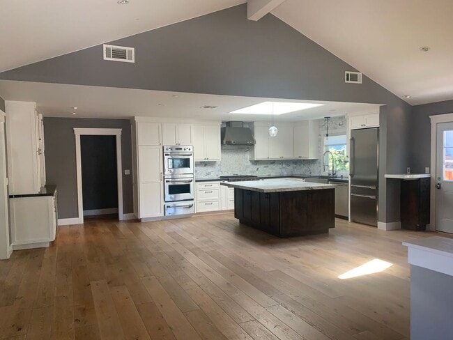 Building Photo - Coming Soon...Gorgeous High End 4 bed/2.5 ...
