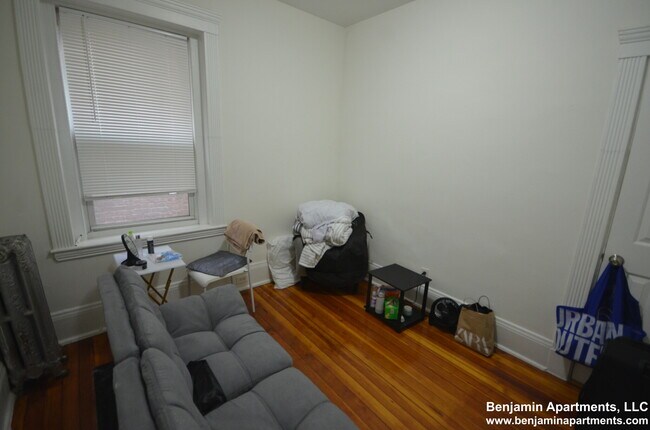 Foto del edificio - 79 Brighton Ave