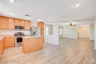 Building Photo - 11540 Kindsland St