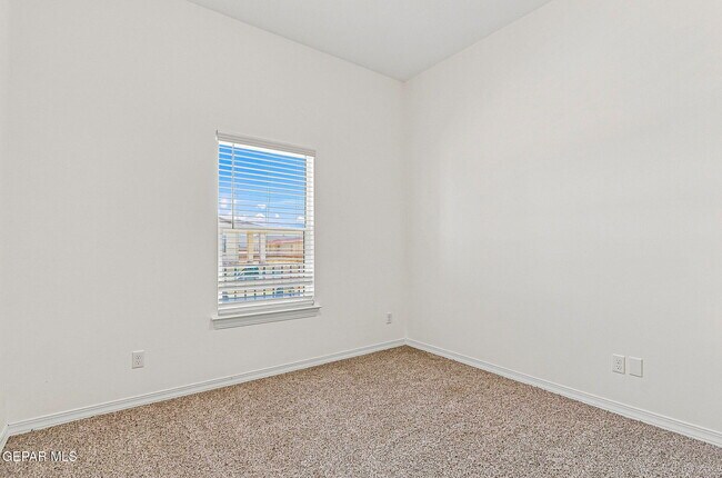 Foto del edificio - 15337 Promise Ct