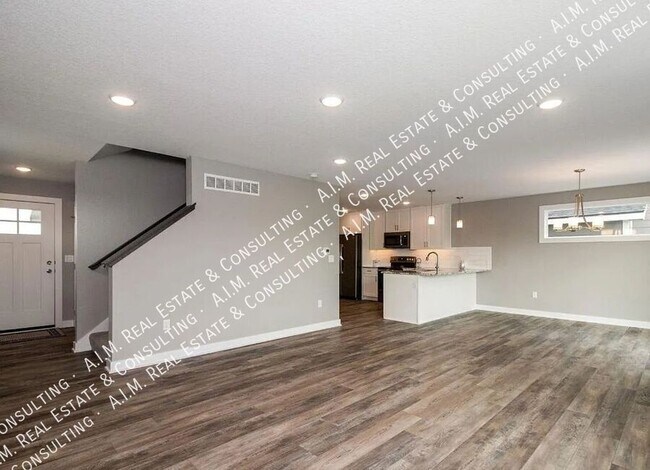 Building Photo - 1817 NE Heritage Dr